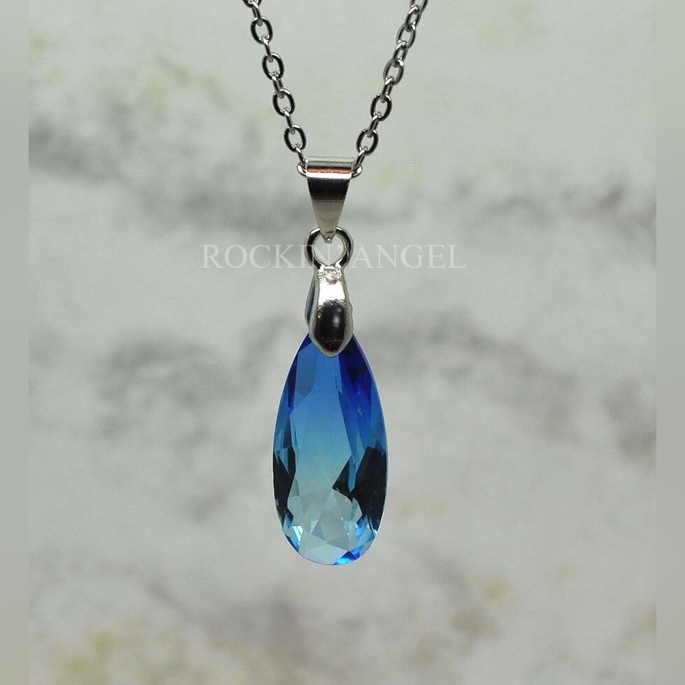 Paparazzi Dazzling Blue Teardrop Necklace